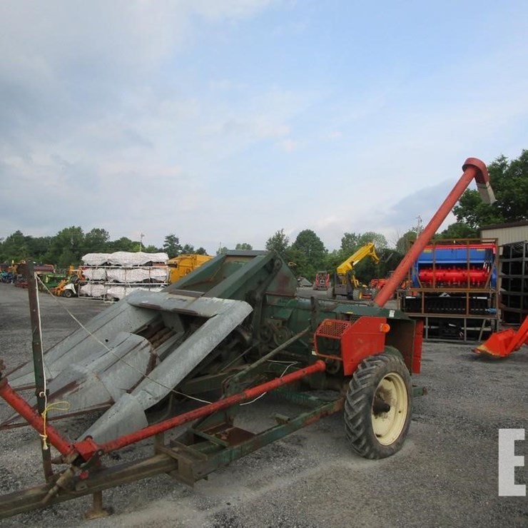 JOHN DEERE 324