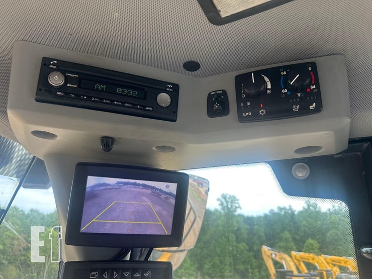 2020-deere-844l-image-37