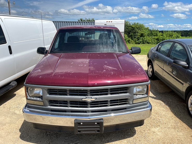 #1046-•-1996-chevrolet-truck-(has-wi-rebuilt-title)-image-2