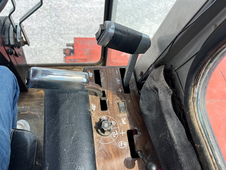 massey-ferguson-750-image-18