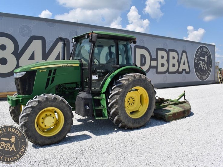 2017-john-deere-6120e-image-2