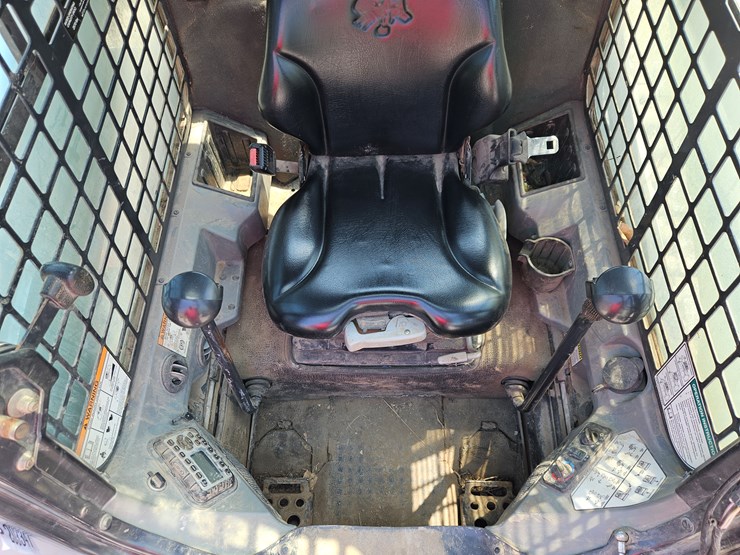 2013-bobcat-t650-image-9