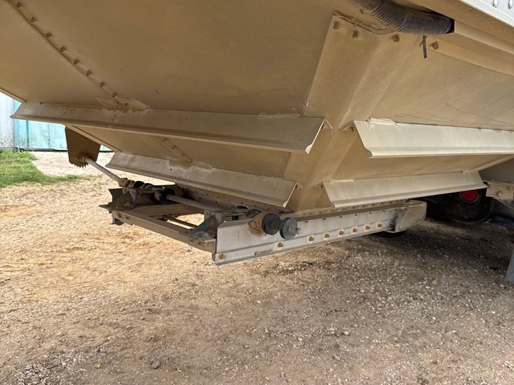 2011-wilson-grain-trailer-image-40