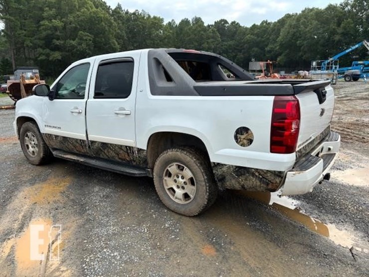 2008-chevrolet-avalanche-1500-image-6