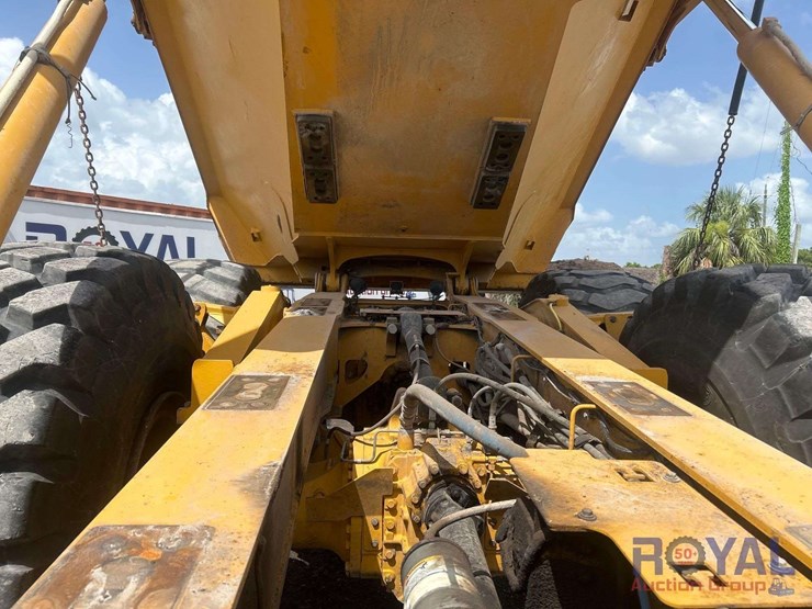 2016-deere-410e-image-12