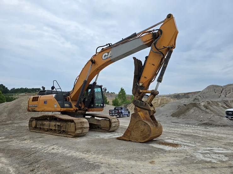 2012-case-350c-image-52