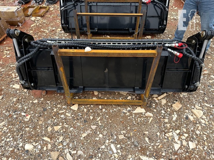 future-ft-kh72f-72in-skid-steer-4-in-1-bucket-image-2