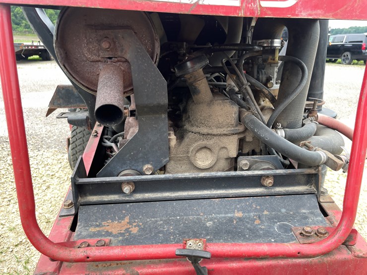 #1075-•-toro-lawn-mower-image-40