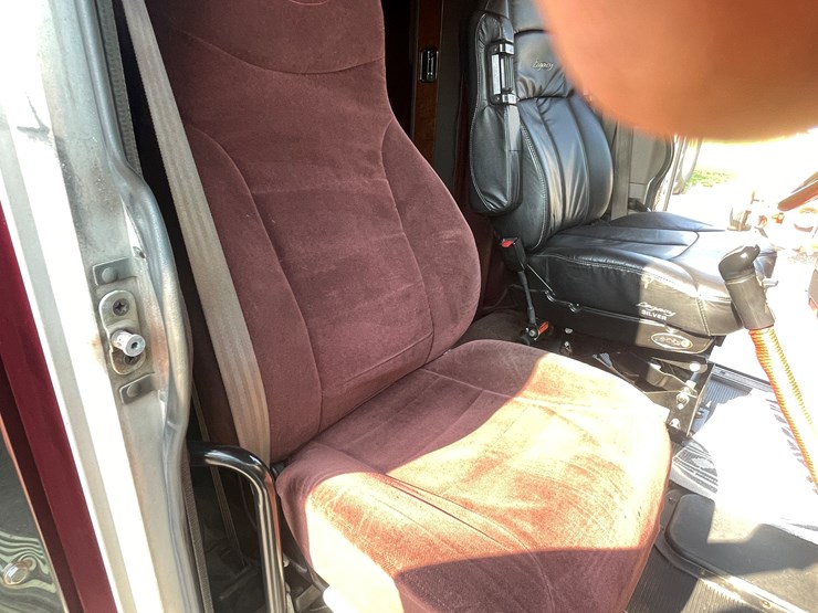 2007-peterbilt-379-image-98