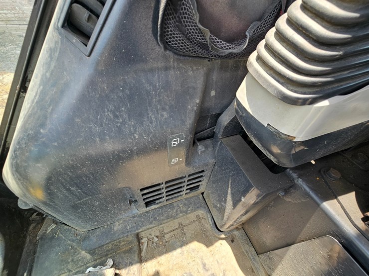 2018-komatsu-pc55mr-image-57