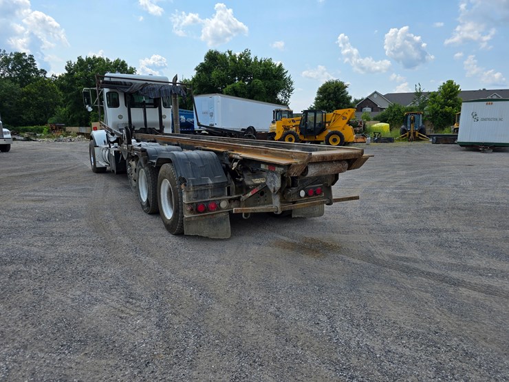2012-kenworth-t800-image-26