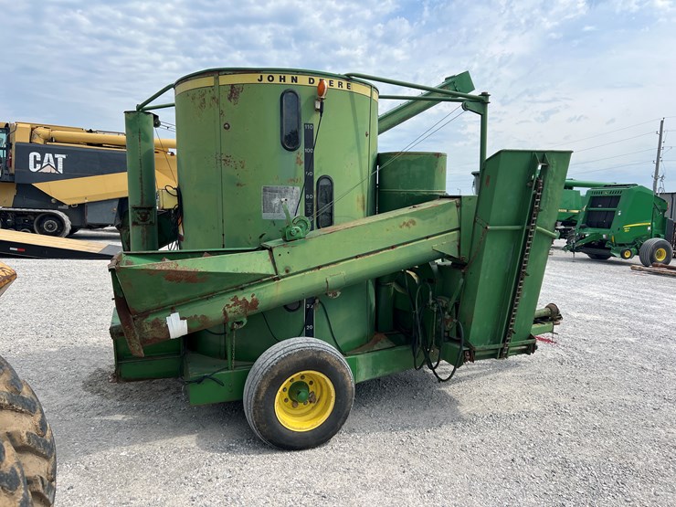 john-deere-750-image-5
