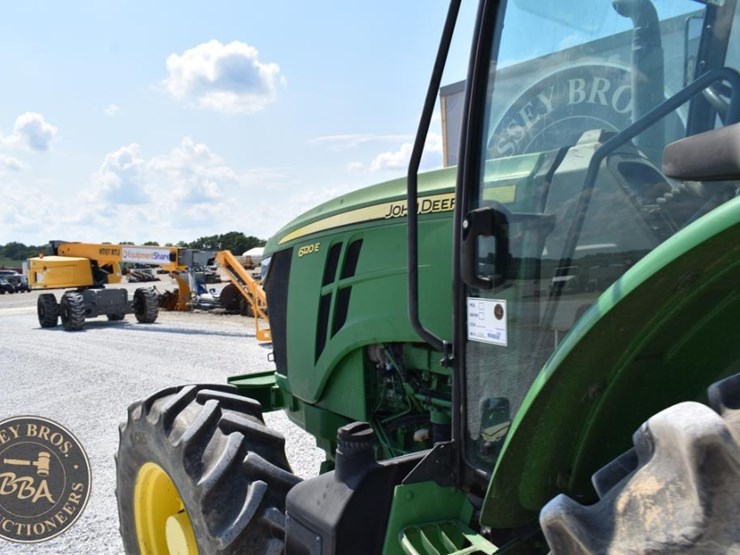 2017-john-deere-6120e-image-22