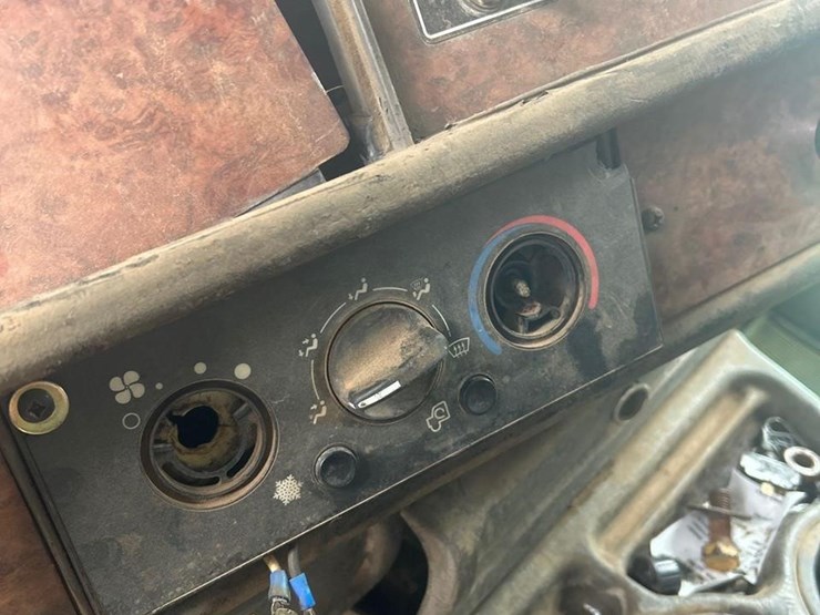 2004-kenworth-t800-image-54