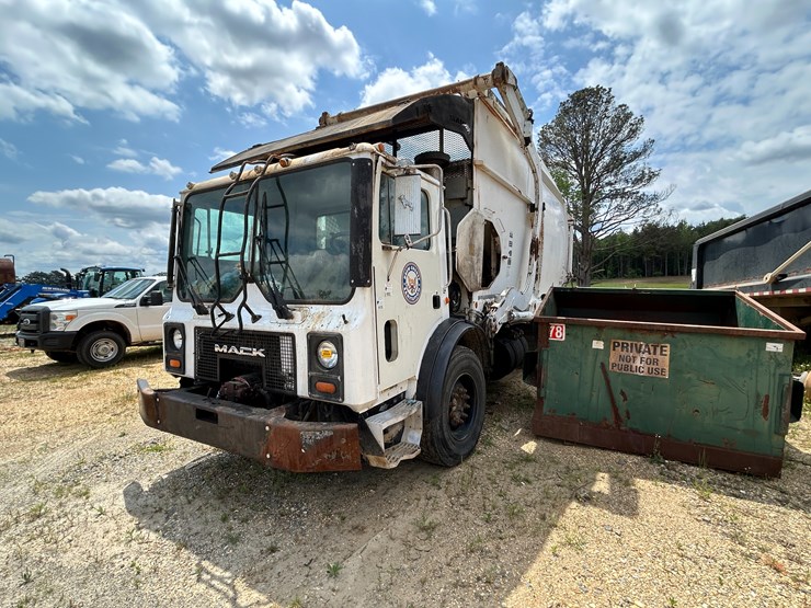 #9394-•-inop-2007-mack-mr-mr600s-t/a-daycab-garbage-truck-vin:-1m2k189c07m036142-image-1