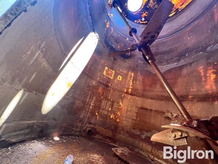 7,000-gallon-(approx.)-fiberglass-liquid-feed-storage-tank-image-15