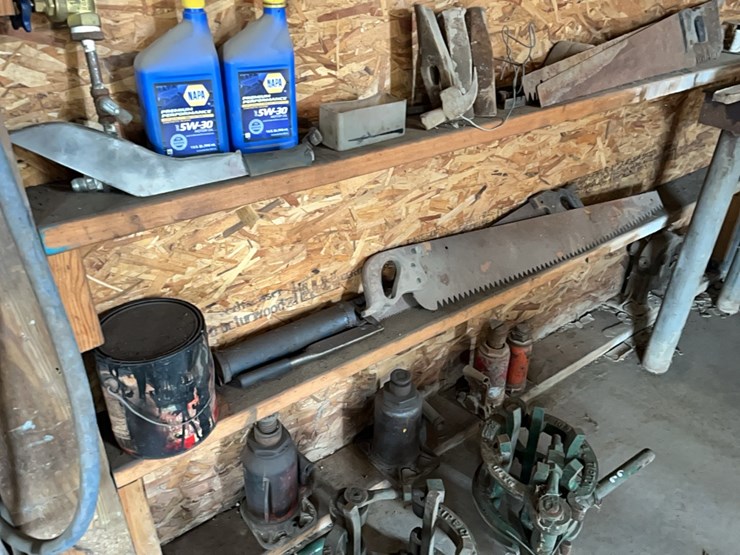 shelves-one-money:jack,-oil,-stain,-saws-support-equipment-image-6