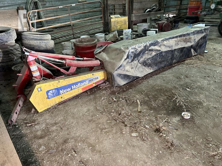 2018-new-holland-h6750-image-1
