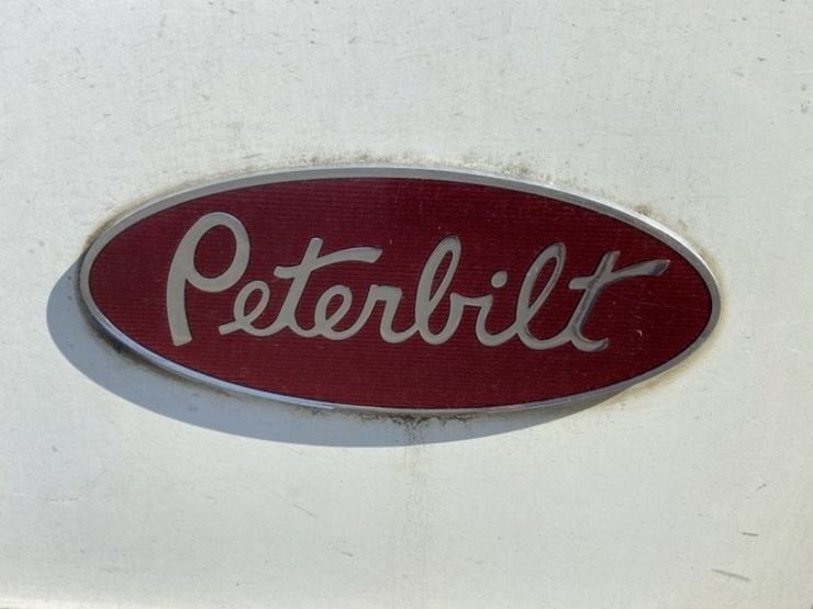 2002-peterbilt-320-image-12