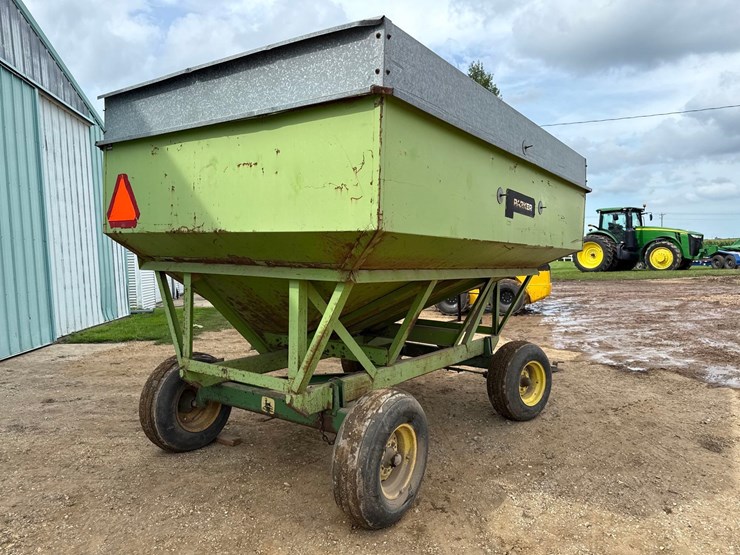 parker-200bu-gravity-wagon-image-2