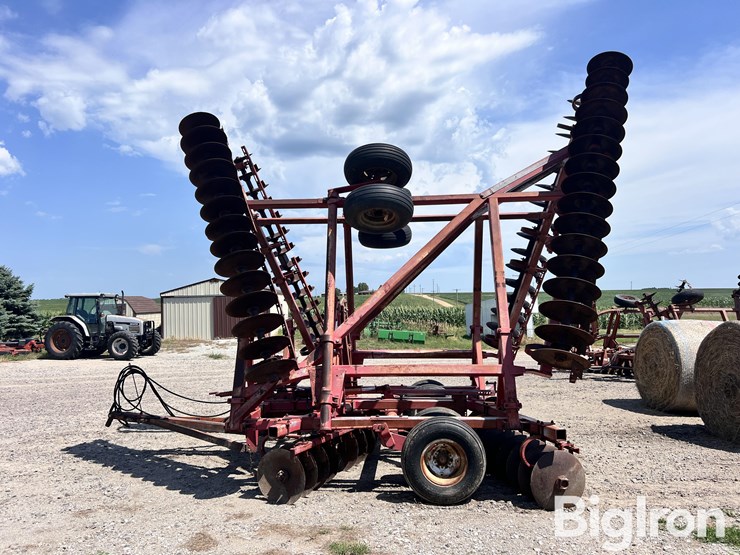 massey-ferguson-820-image-8