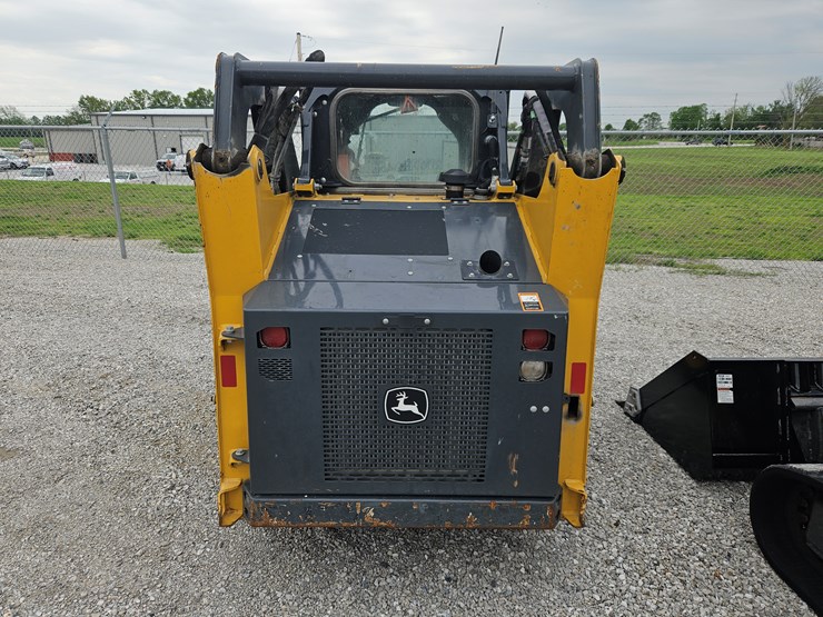 2022-deere-318g-image-16