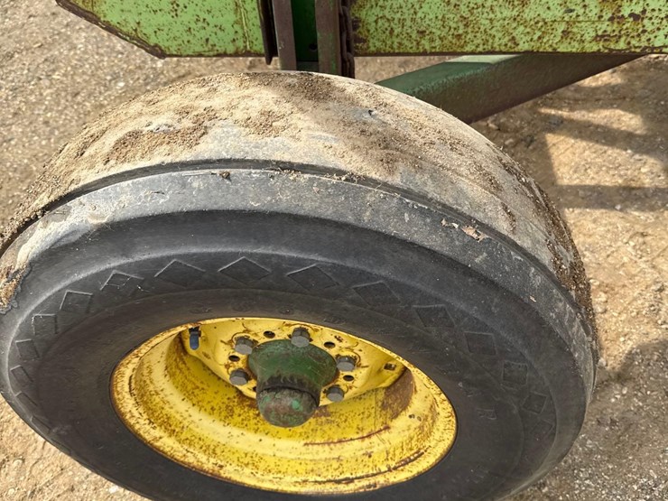 parker-200bu-gravity-wagon-image-13