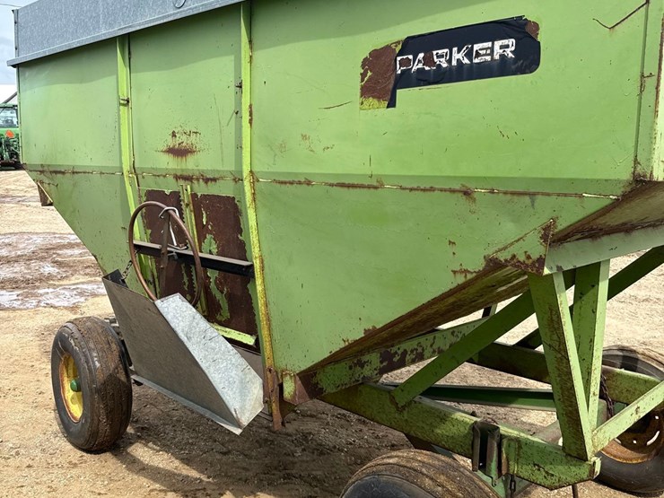 parker-200bu-gravity-wagon-image-18