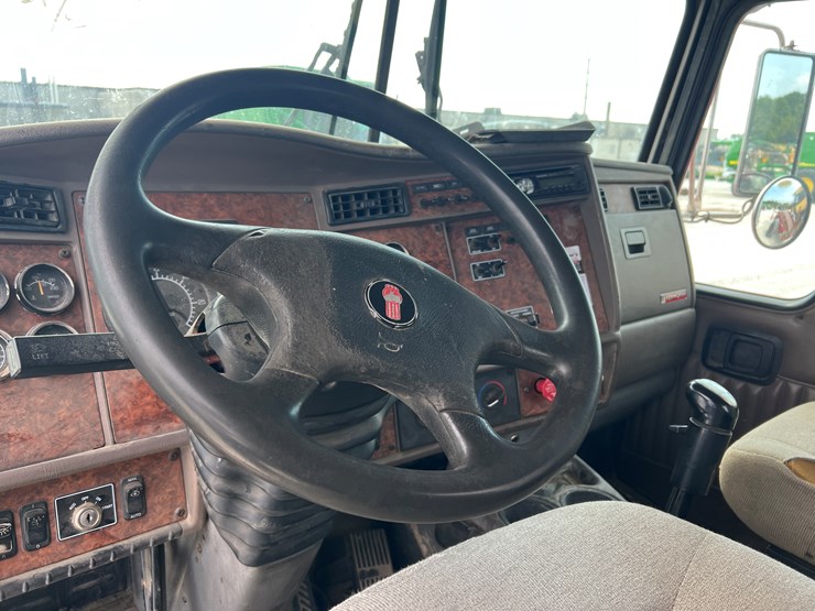 kenworth-t800-image-13