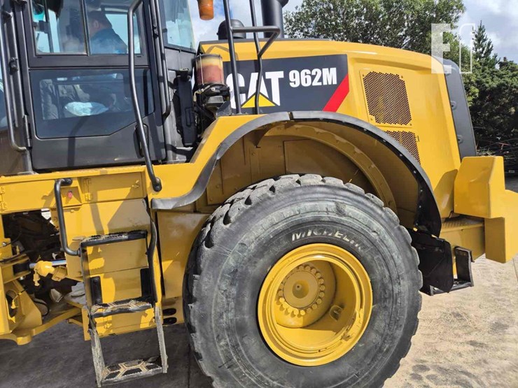 2020-caterpillar-962m-image-7