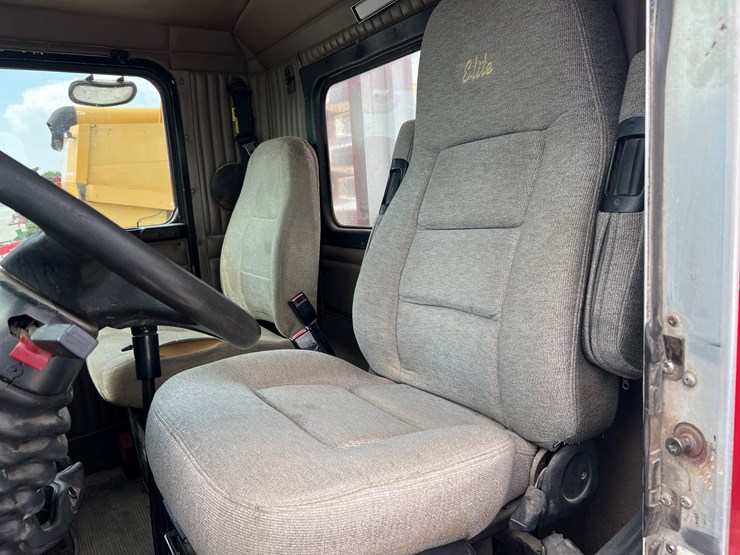 kenworth-t800-image-12