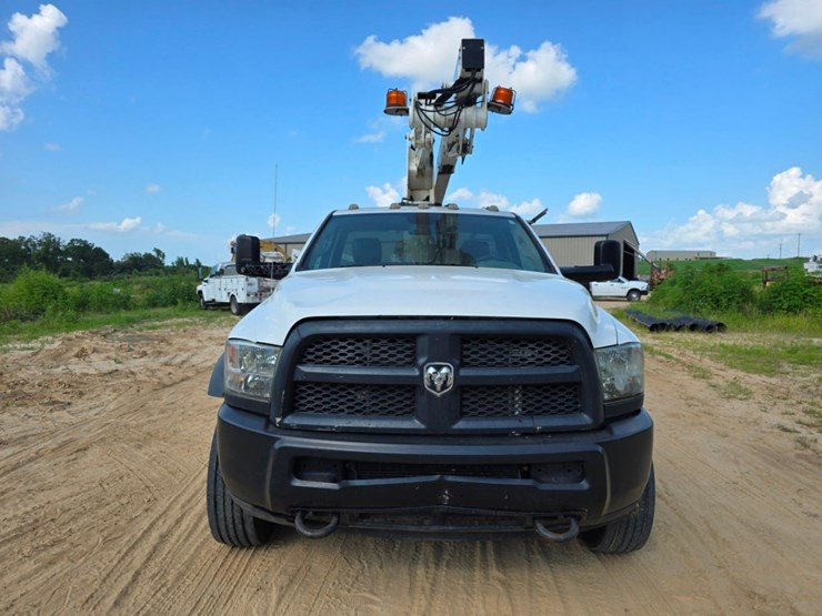 2017-dodge-ram-5500-image-15