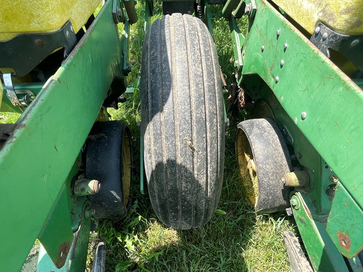 john-deere-7200-image-18