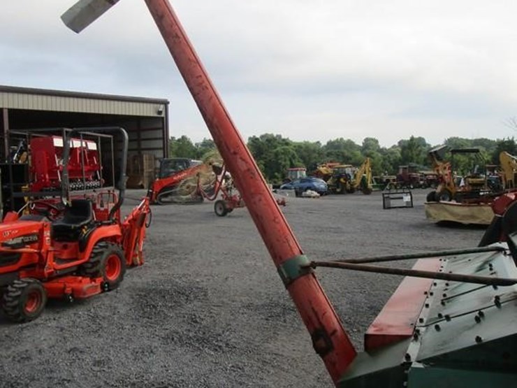 john-deere-324-image-9