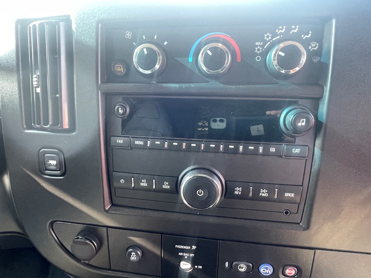 #1033-•-2023-chevy-express-van-(has-wi-salvage-title)-image-47