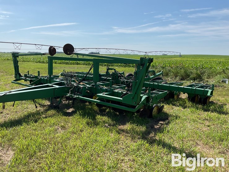 john-deere-7000-image-1