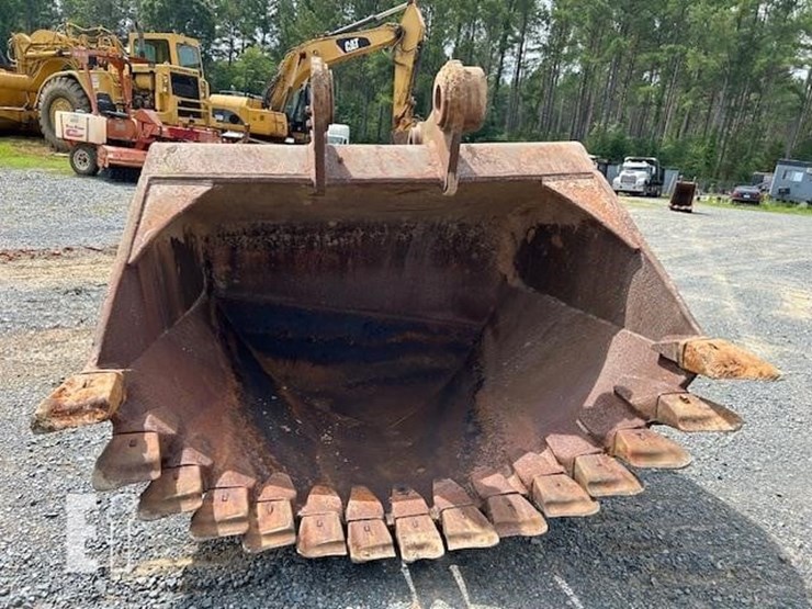 hensley-bucket-for-deere-600clc-excavator-image-2