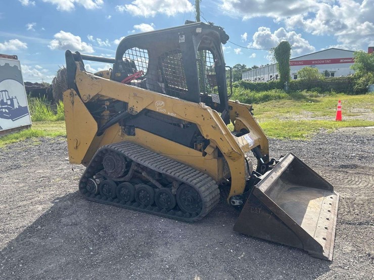 2014-caterpillar-257d-image-2