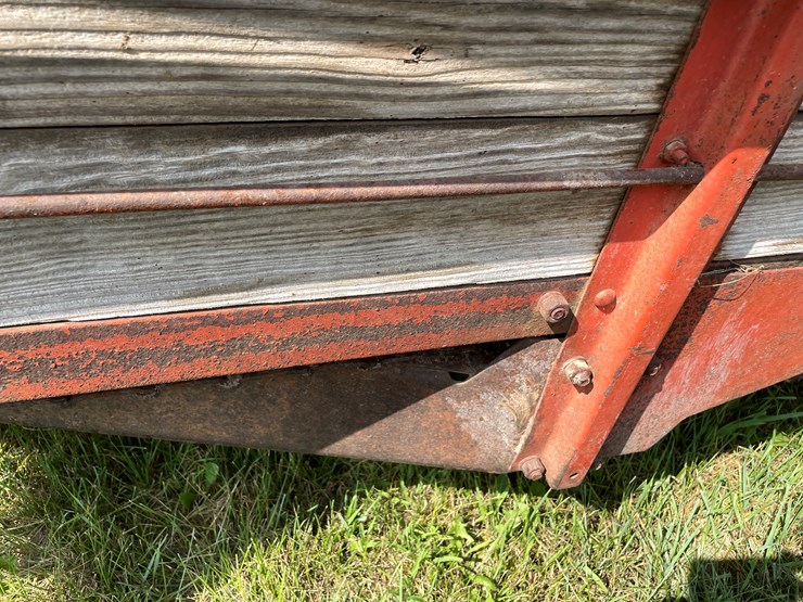 #1079-•-new-idea-spreader-image-16