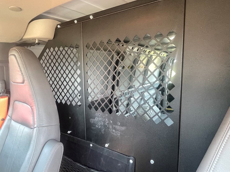 #1033-•-2023-chevy-express-van-(has-wi-salvage-title)-image-58