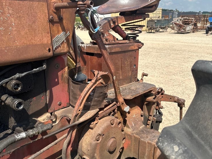 805---ih-450g-(sn#-21801)-image-11