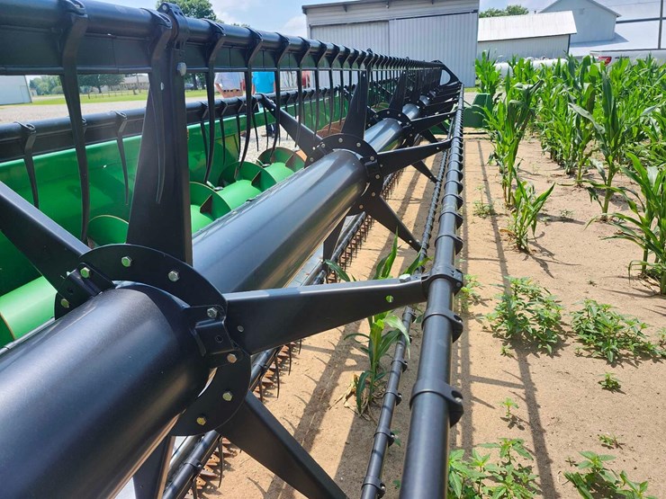 2014-john-deere-635f-grain-head-image-15