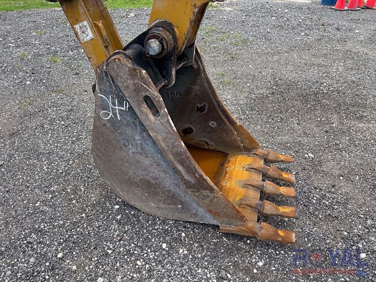 2018-caterpillar-416f2-image-31