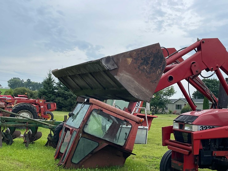 case-ih-3230-image-30