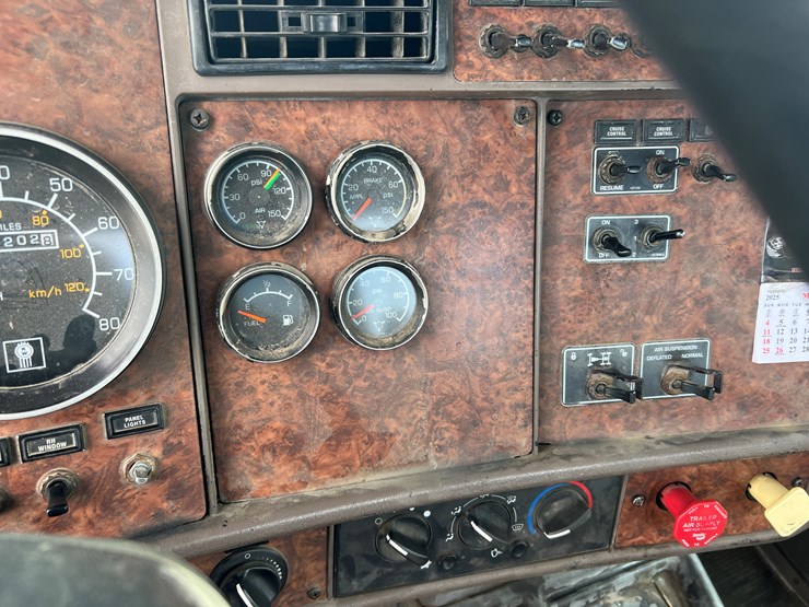 kenworth-t800-image-16