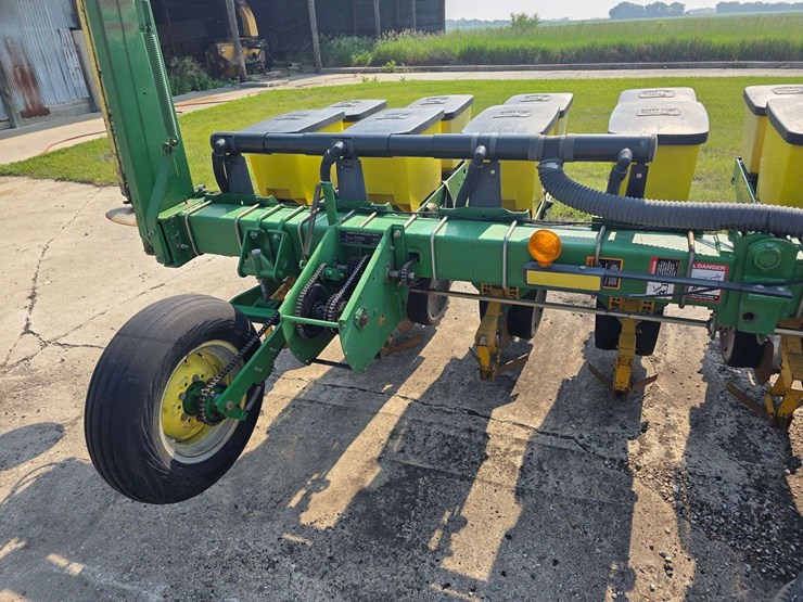 john-deere-1710-image-28