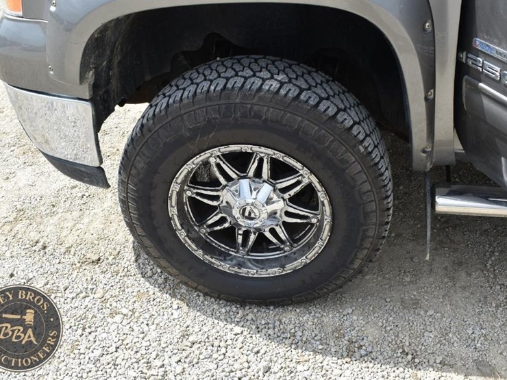 2007-gmc-sierra-2500-image-77