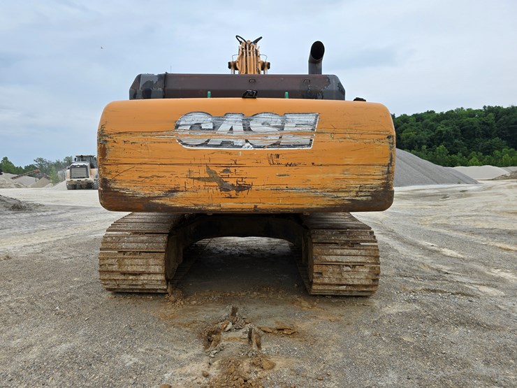 2012-case-350c-image-28