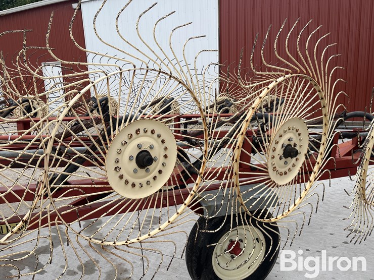h&s-bifold12hyd-12-wheel-double-wheel-rake-image-17