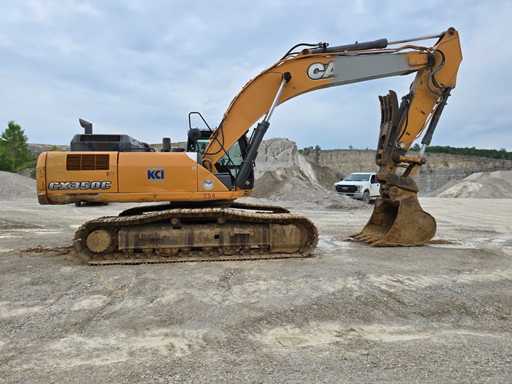 2012-case-350c-image-41